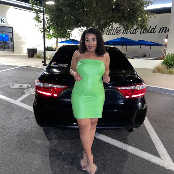 Meet your Posher, Adrianna - Picture 1 of 11